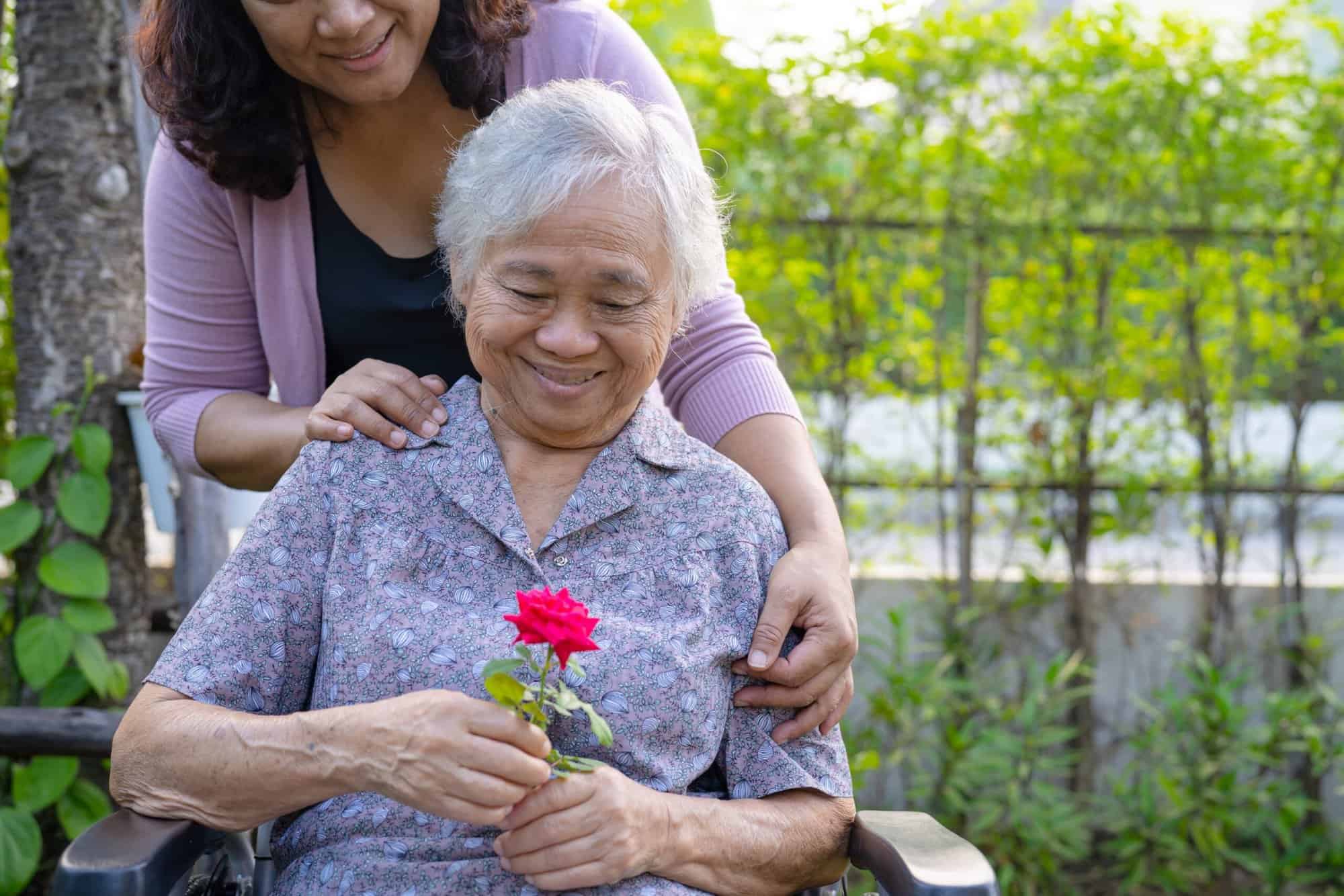 Assisted Living vs Memory Care Choosing a Care Community 1